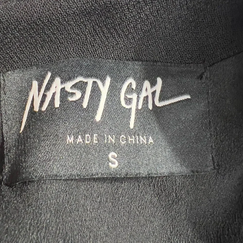 Nasty Gal Women's Cut-out One Sleeve Lined Black Romper Size S NWT - Picture 8 of 10